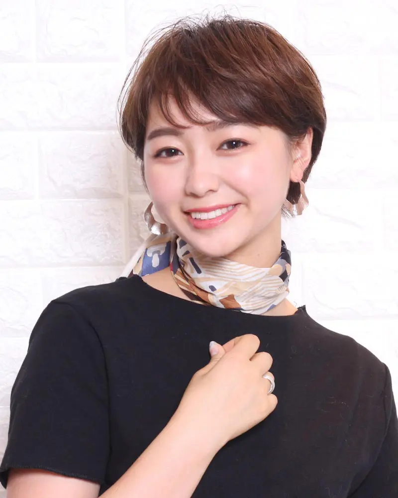 面 長 ショート ヘア 芸能人
