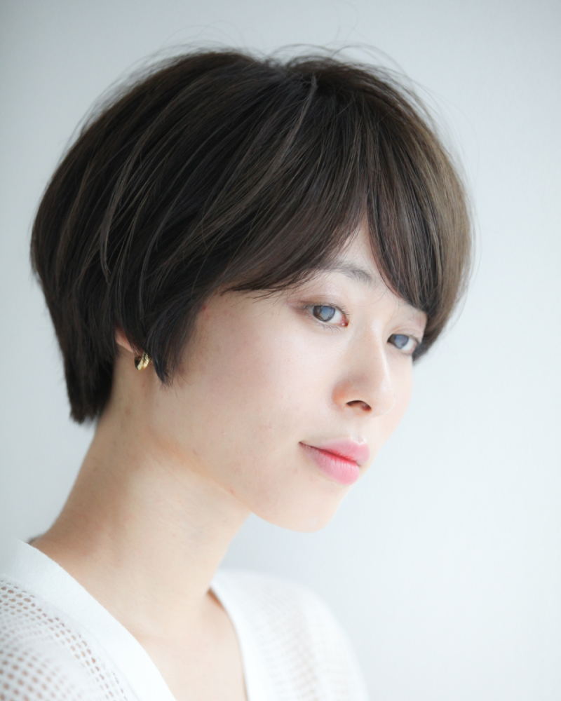 頭の形を美しく見せられるのもショートヘアがおすすめの理由のひとつ