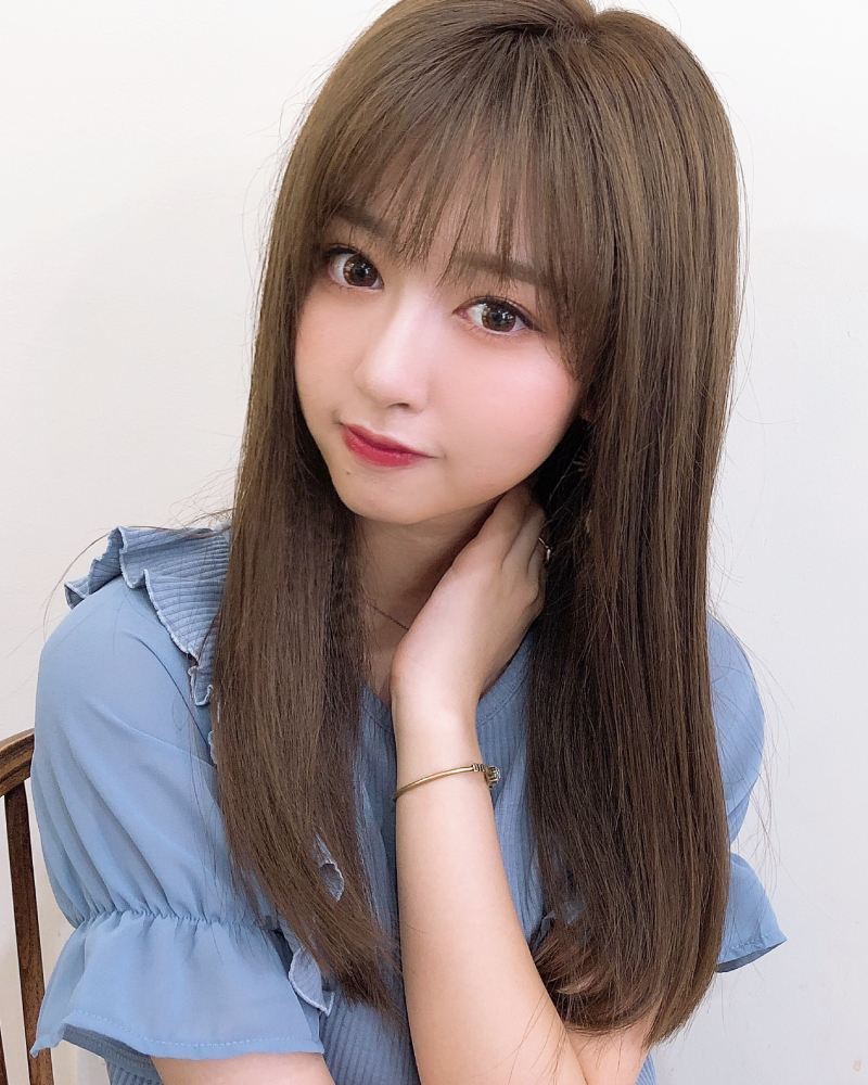 ストレートロングは上品っぽさが最も出るヘアスタイル